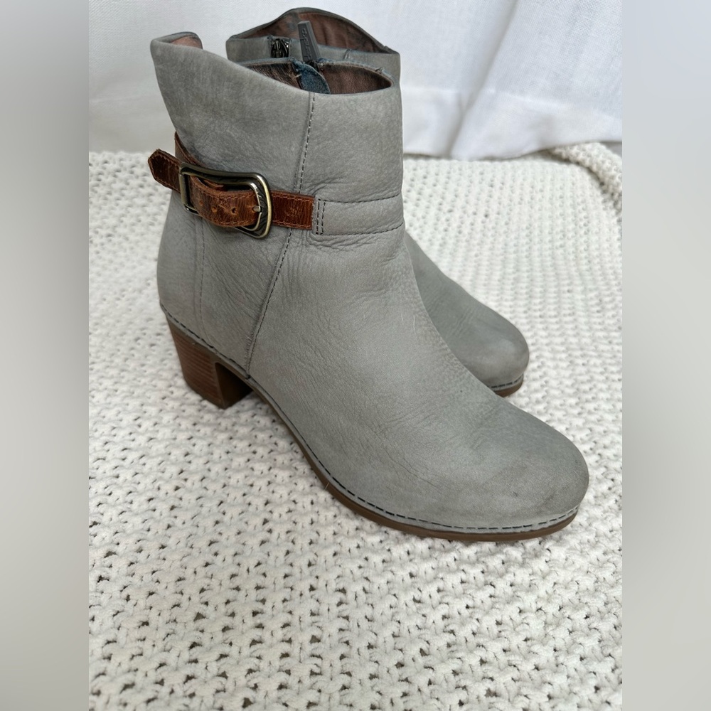Dansko Hartley Ankle Booties